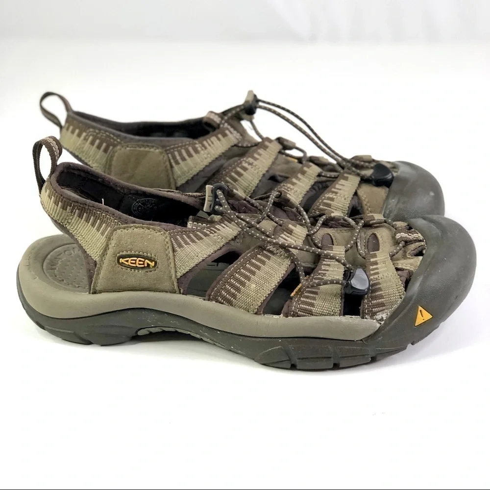 Keen Newport H2 Black Olive water shoes sandals men’s 10